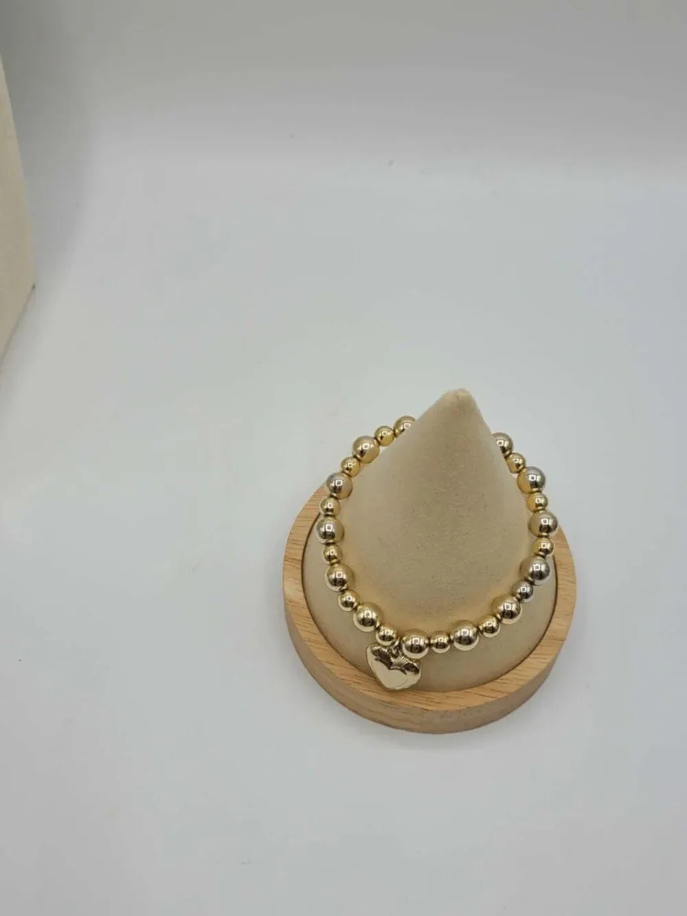 J Crew Stretchy Gold Tone Beaded Bracelet with Heart NWOT
